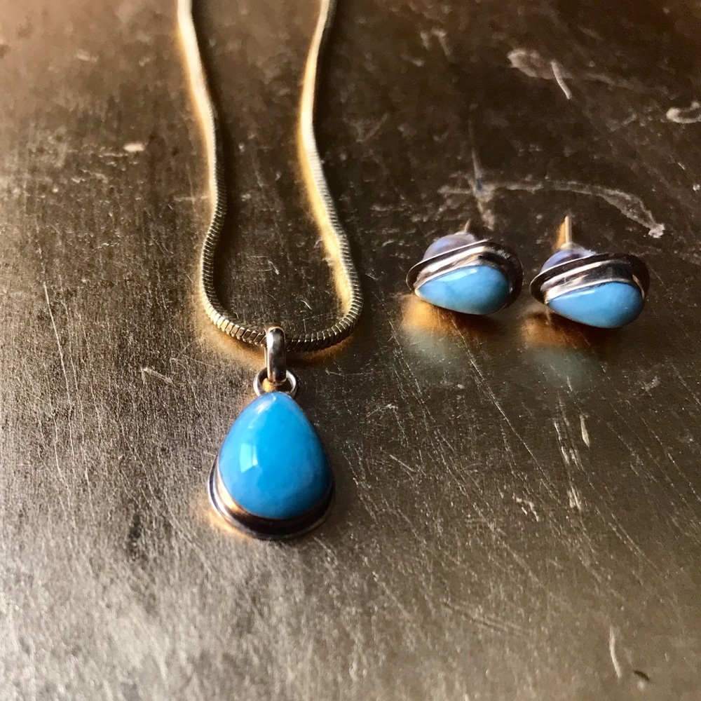 Turquoise 14k gold earrings 18’’ pendant necklace.